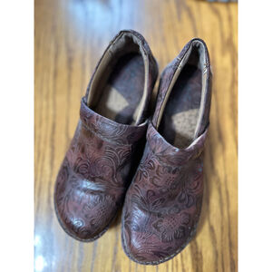 Women's BOC Clogs Size 7/38 Brown Leather- Preowned